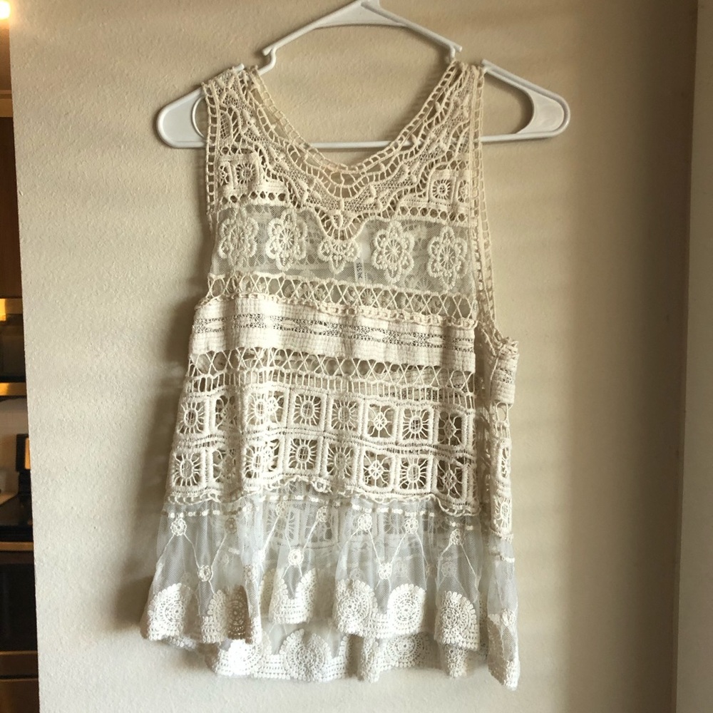 WHITE LACE TOP